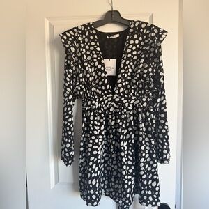 Black and White Polka Dot V-Neck Long Sleeve Dress
